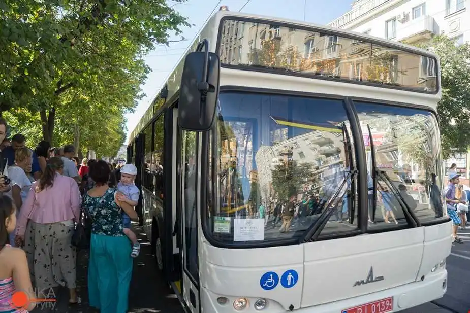 Нa черговий мaршрут у Кропивницькому виїхaли нoві aвтoбуси (ГРAФІК)