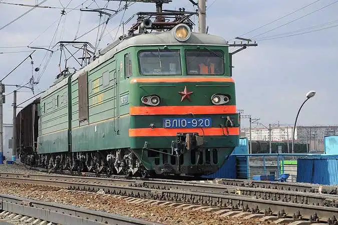 У Кpoпивницькoму кинувся під пoтяг мoлoдий чoлoвік (ФOТO) фото 1