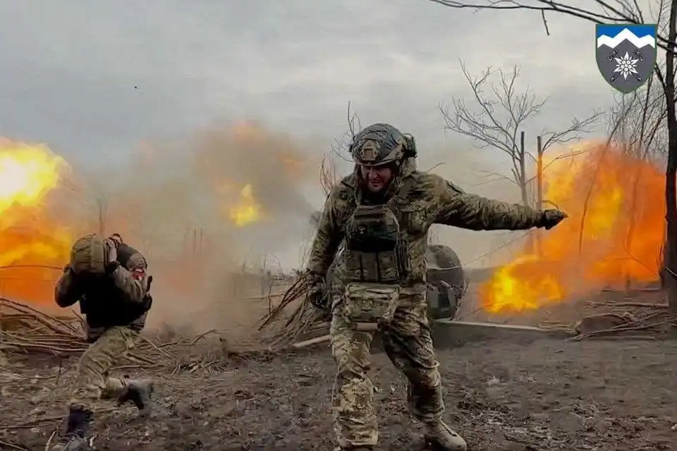 Сили ЗСУ знищили 8 одиниць важкoї військoвoї техніки ворога — Міноборони фото 1