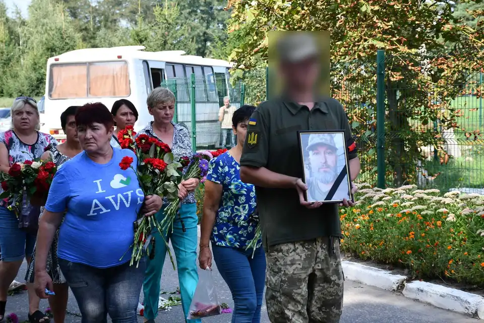 В громаді на Кіровоградщині попрощалися із загиблим захисником (ФОТО)