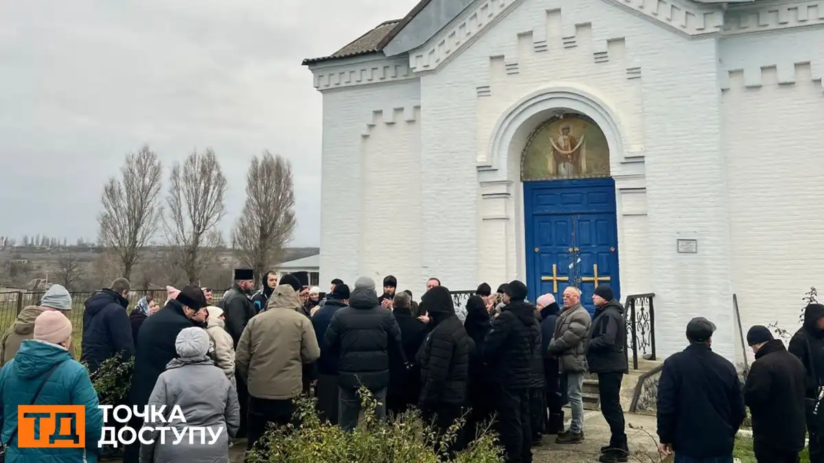 Суд дозволив ПЦУ користуватися храмом у Чечеліївці на Кіровоградщині: парафіяни УПЦ влаштували провокацію