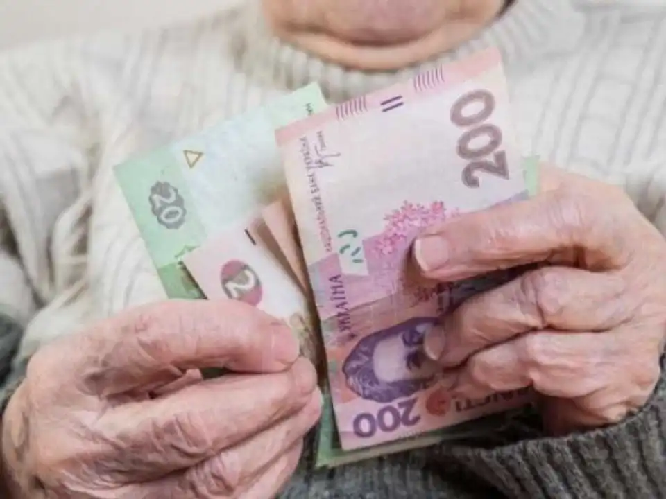 Уряд вирішив підвищити пенсії на 11%: коли і для кого вони зростуть