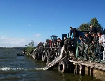 На Кіровоградщині у водосховища на Дніпрі випустили 18 тисяч екземплярів товстолоба (ФОТО) фото 1