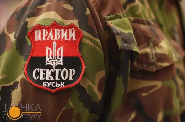 У Кіровограді одного з активістів "Правого сектора" відпустили під домашній арешт (ФОТО) фото 20