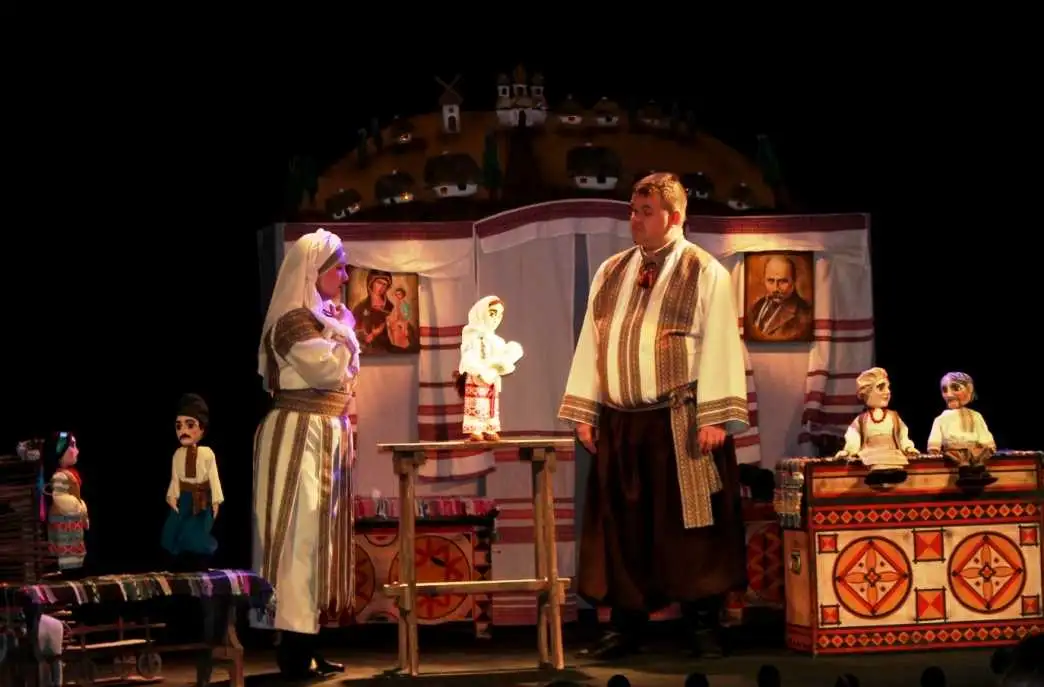 Жителів Кропивницького запрошують на вистави в театр ляльок фото 2