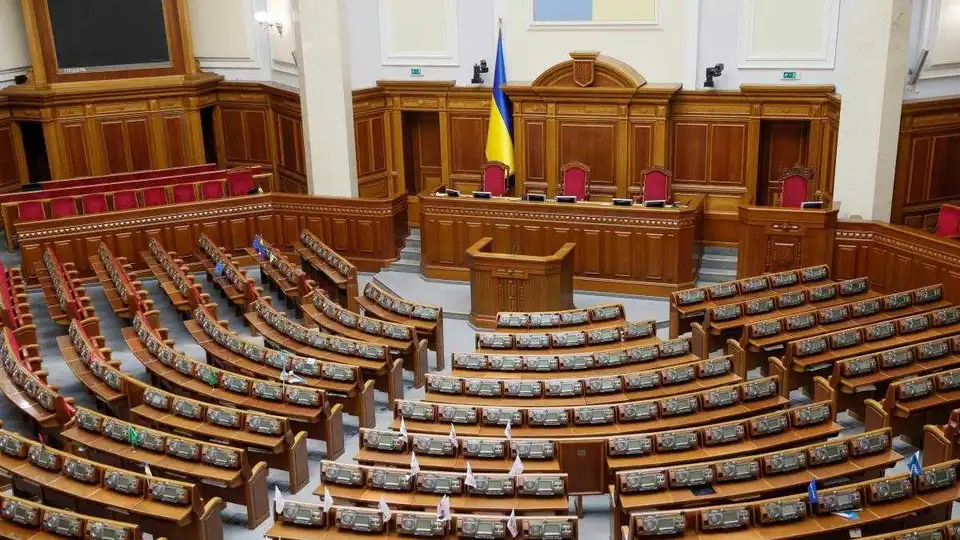 Верховна Рада попередньо схвалила скорочення кількості депутатів на третину фото 1