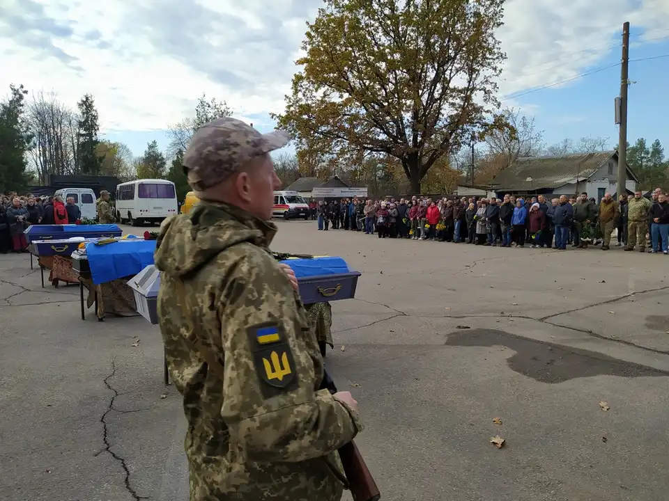 попрощалися з військовими