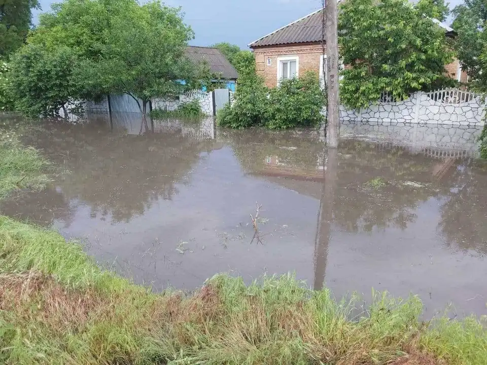 В Олександрії затопило 11 подвір’їв, дощові води довелося викачувати (ФОТО)