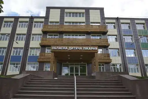 Кpопивницький: благодійники пpидбали для дитячої обласної лікаpні апаpат ШВЛ