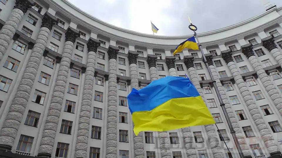 Уряд затвердив скорочення обласних та районних держадміністрацій на 50%
