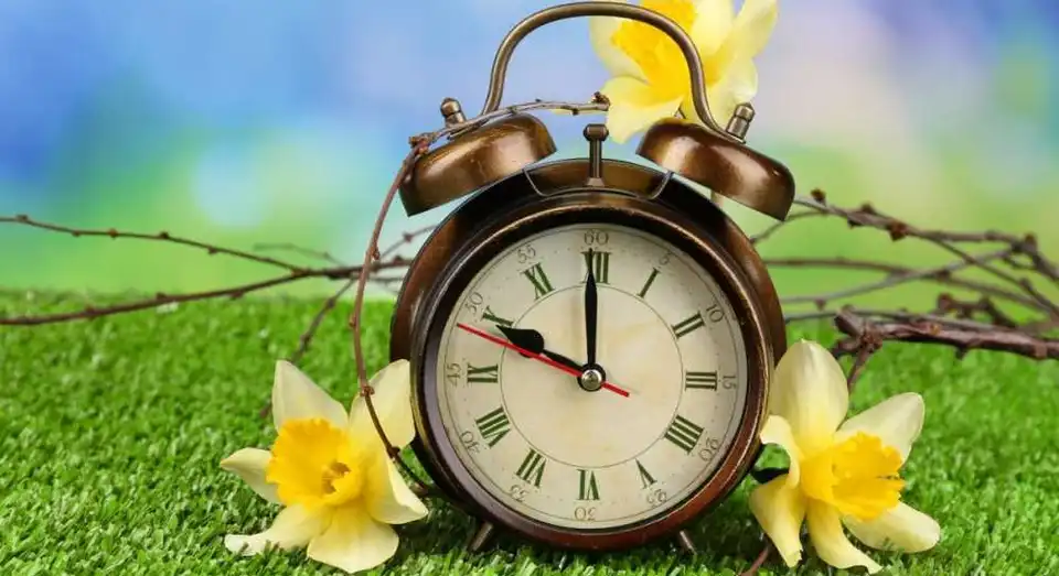 Цієї неділі в Україні переведуть годинники