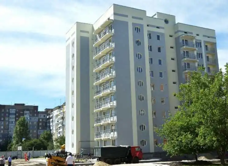 У Кропивницькому урочисто вручать ордери на квартири в новобудові на Жадова