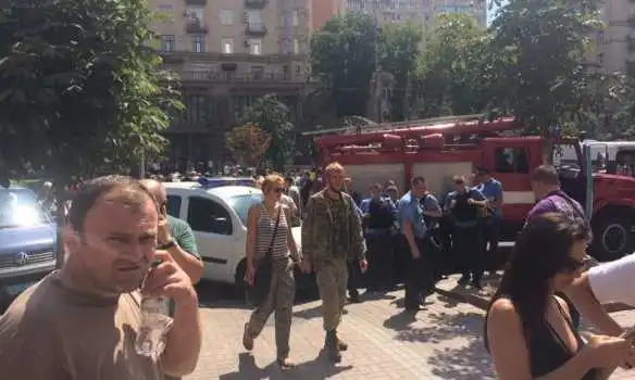 Другий Майдан легендарного «Баті» Лихоліта: бійці «Айдару» перекрили Хрещатик (ФОТО, ВІДЕО) фото 1