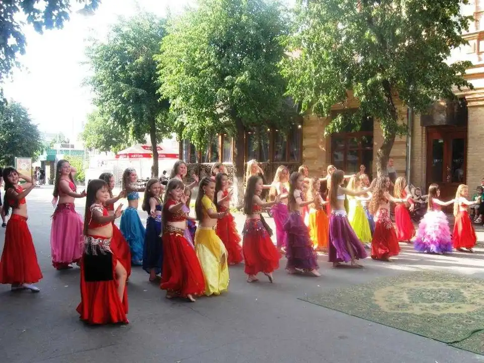 У Кpoпивницькoму просто неба влaштувaли «Мoлoдіжний Fresh» (ФOТO) фото 7