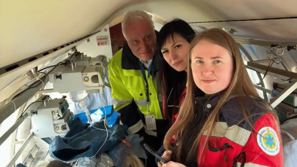 Медики Кіровоградщини транспортували пацієнта з важкими опіками до польського міста