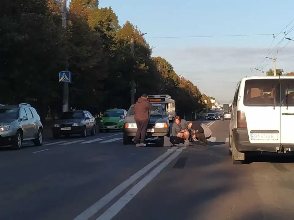 У Кропивницькому автiвка збила 18-рiчного пiшохода (ФОТО)