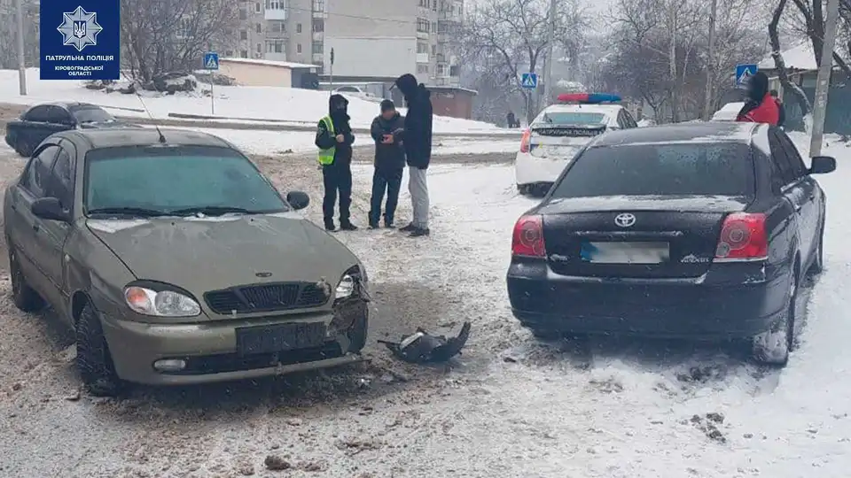 У Кропивницькому зіткнулися "Daewoo" та "Toyota" (ФОТО)