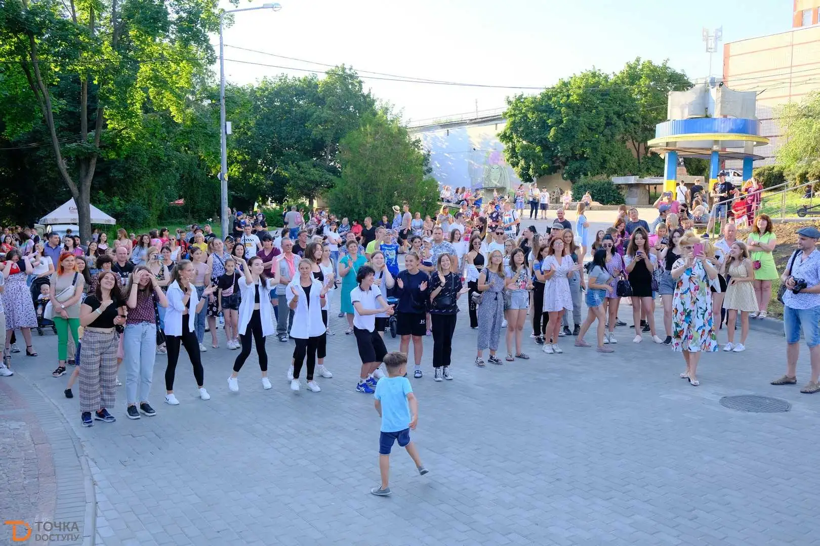 У Кропивницькому відбувся концерт до Дня молоді (ФОТОРЕПОРТАЖ) фото 23