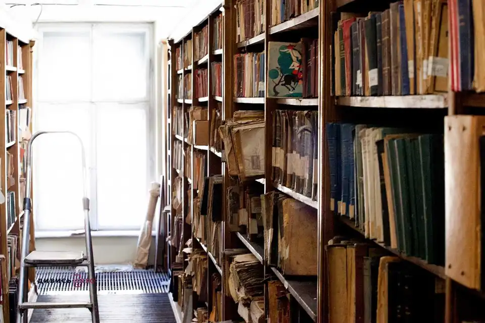 З кpопивницьких бібліотек вилучають книги, видані в pосії фото 1