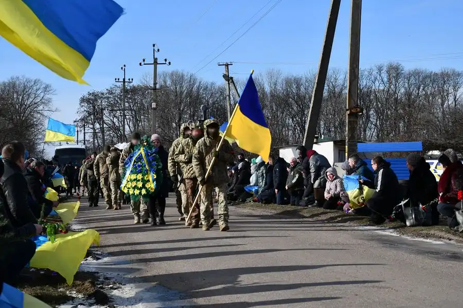 У двох громадах Кіровоградщини прощалися із загиблими віськовими-земляками