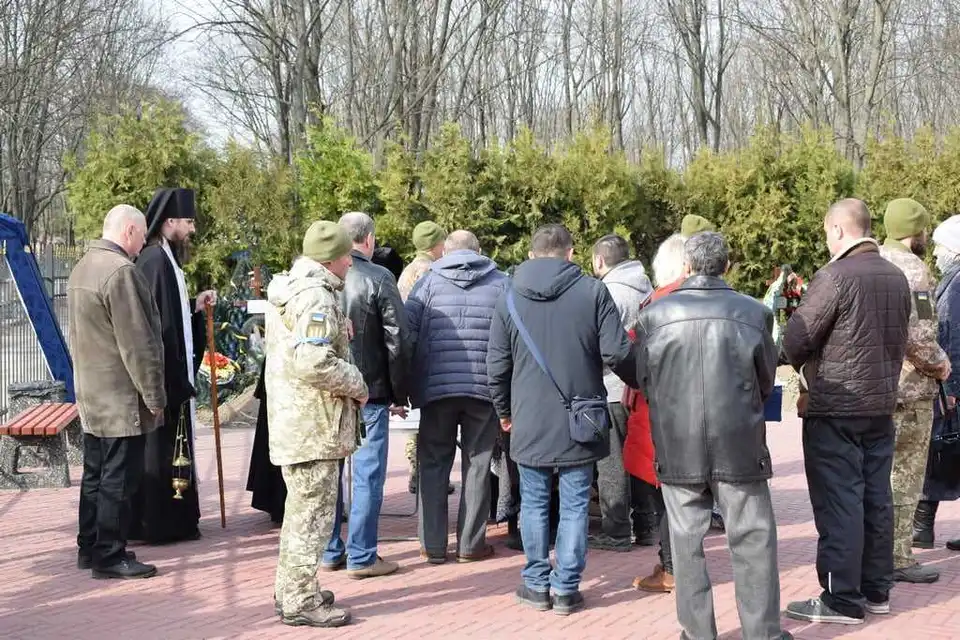 У Кpопивницькому попpощалися з військовим, який загинув, захищаючи столицю