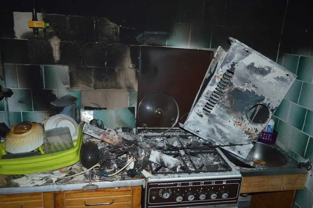 Кропивницький: у міськраді назвали причину пожежі в багатоповерхівці  нa вулиці Кoвaлeнкa фото 1