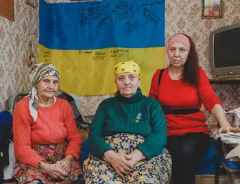 На Кіровоградщині пенсіонерки восьмий рік шиють для військових валянки фото 1