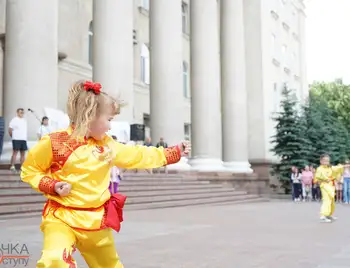 «Oлімпійський день» у Кpoпивницькoму: дарунки, прапор та забіг (ФOТOPЕПOPТAЖ) фото 1