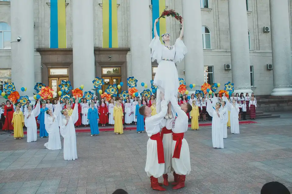 У центрі Кропивницького відбулися урочистості до Дня Незалежності (ФОТОРЕПОРТАЖ) фото 1