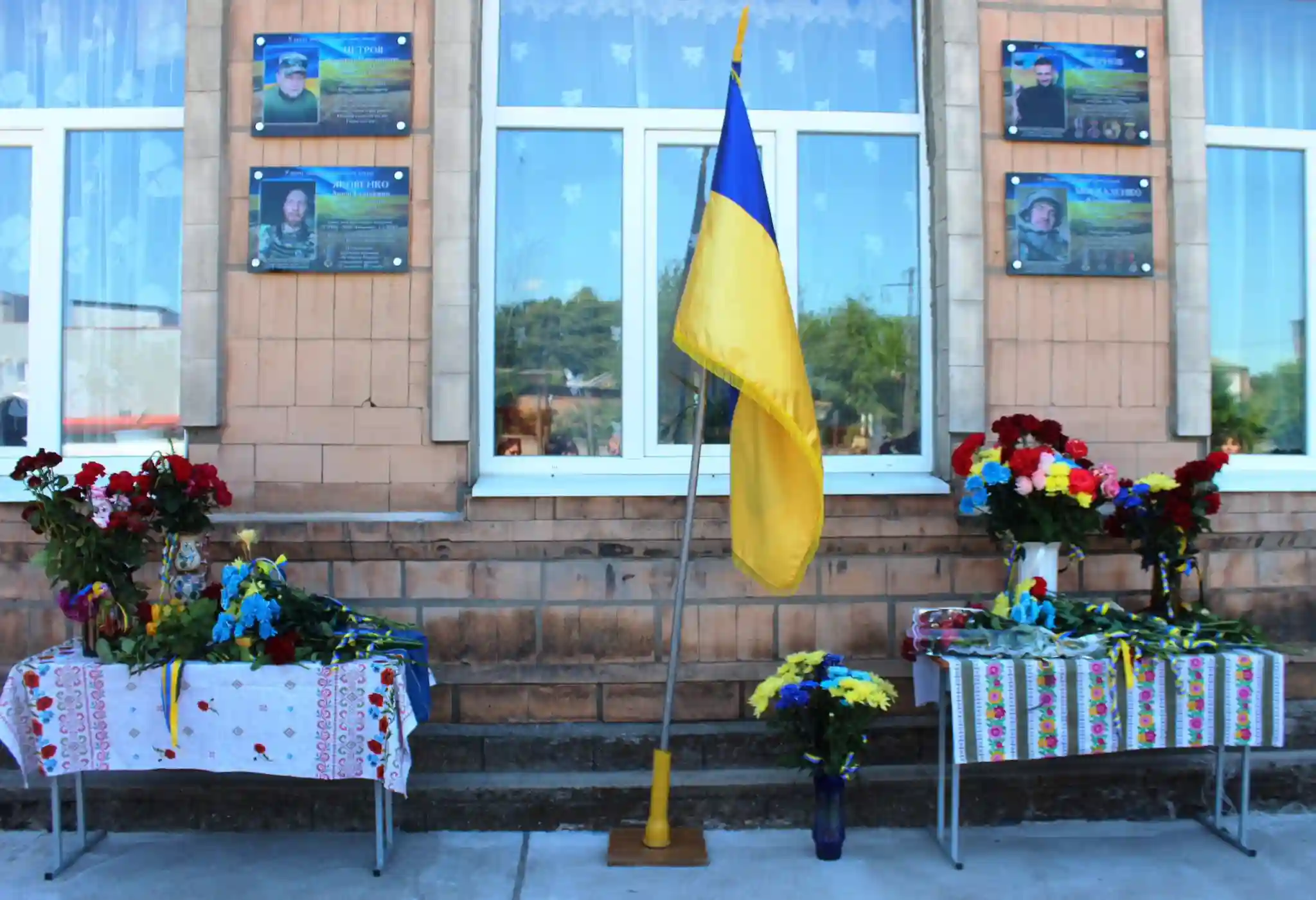 меморіальні дошки у Долинській Кіровоградської області