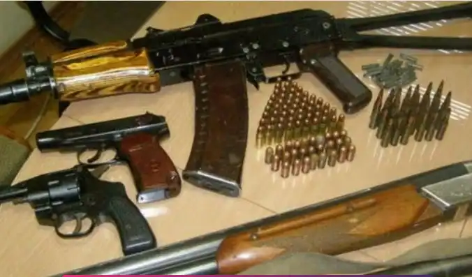 Незаконне поводження зі зброєю та вибухівкою: аналіз статті 263 ККУ