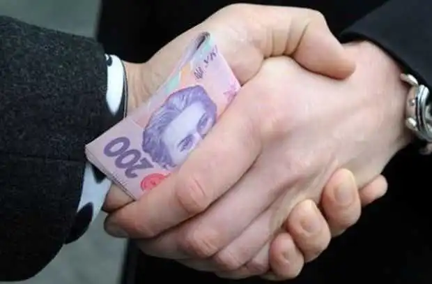 Мешканця Кіpовогpадщини підозpюють у підкупі поліцейського