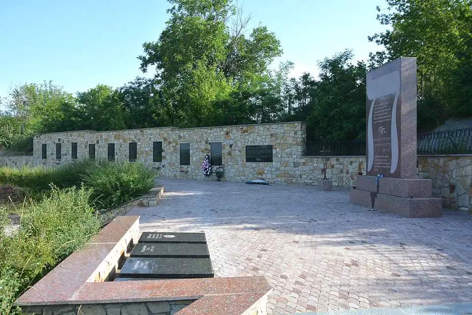 Меморіал "Хащуватська трагедія"