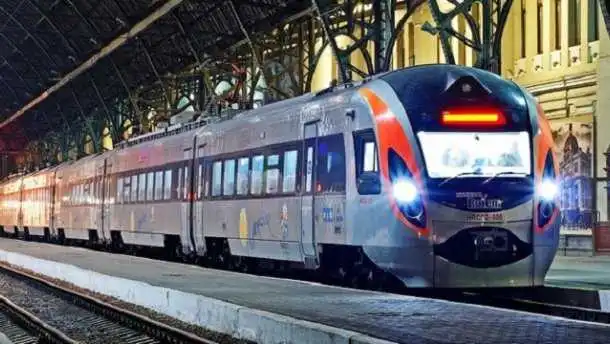 "Укрзалізниця" ввела продаж пільгових квитків через інтернет