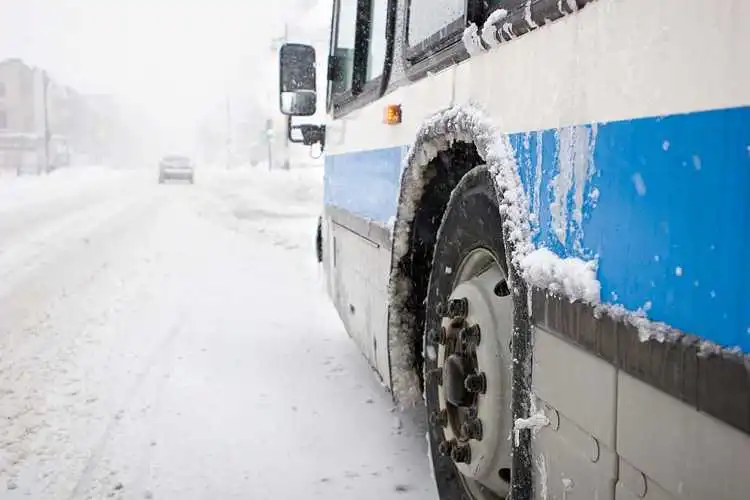 У Кропивницькому через негоду скасували понад 50 автобусних рейсів (ПЕРЕЛІК)