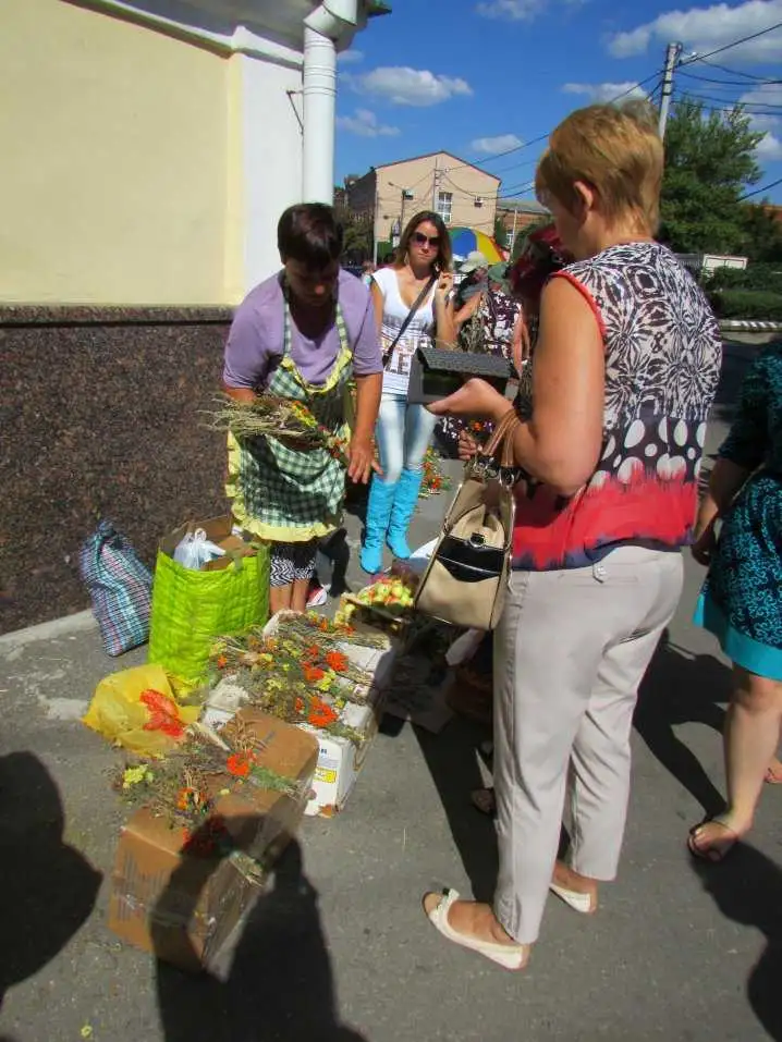Сьогодні православні кіровоградці відзначають Яблучний Спас (ФОТО) фото 1