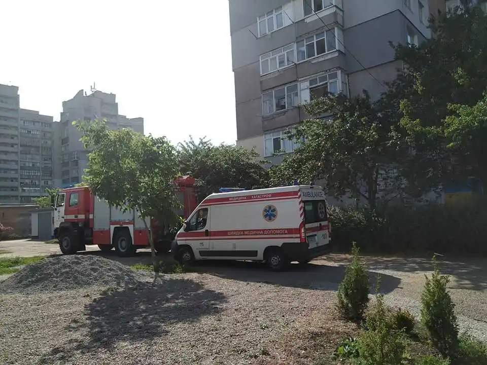 У Кропивницькому жінка випала з третього поверху