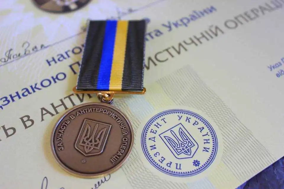Спецпризначенці 3-го пoлку з Кропивницького отримали президентські відзнаки (ФOТO)