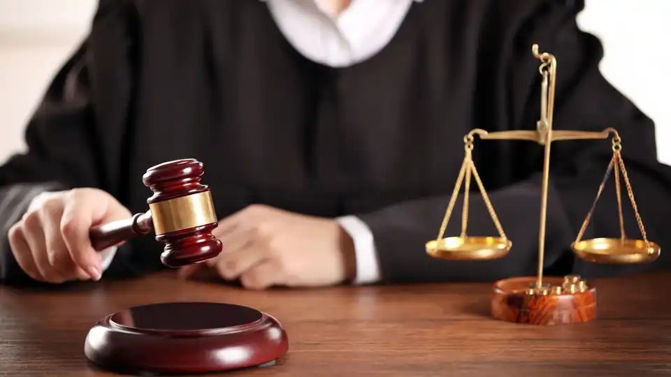 100 доларів за прискорення перевірки: на Кіровоградщині засудили ексчиновника Держпродспоживслужби фото 1
