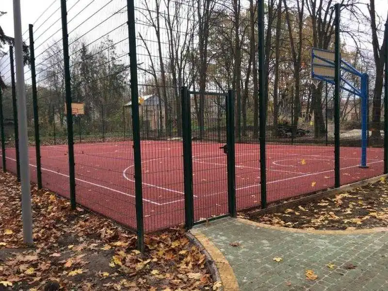У селищі на Кіровоградщині відкрили сучасний спортивний майданчик фото 1
