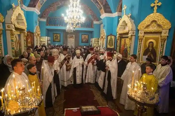 У Кіровоградських храмах тривають різдвяні служби (ФОТОРЕПОРТАЖ) фото 1