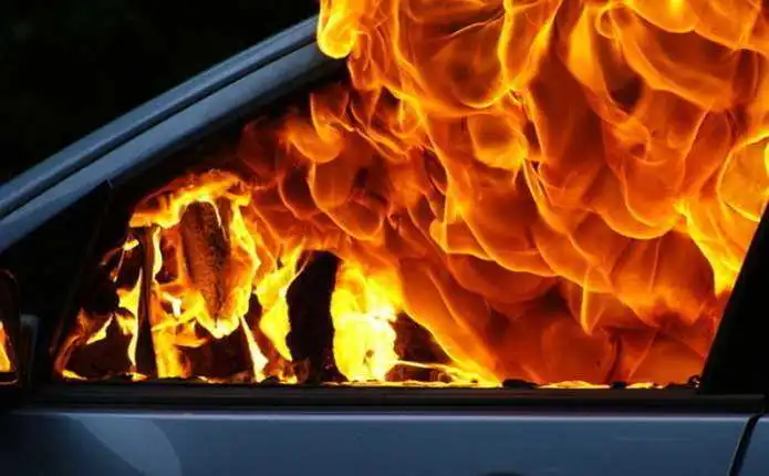 У Кропивницькому горіла "Audi Q7" (ФОТО)