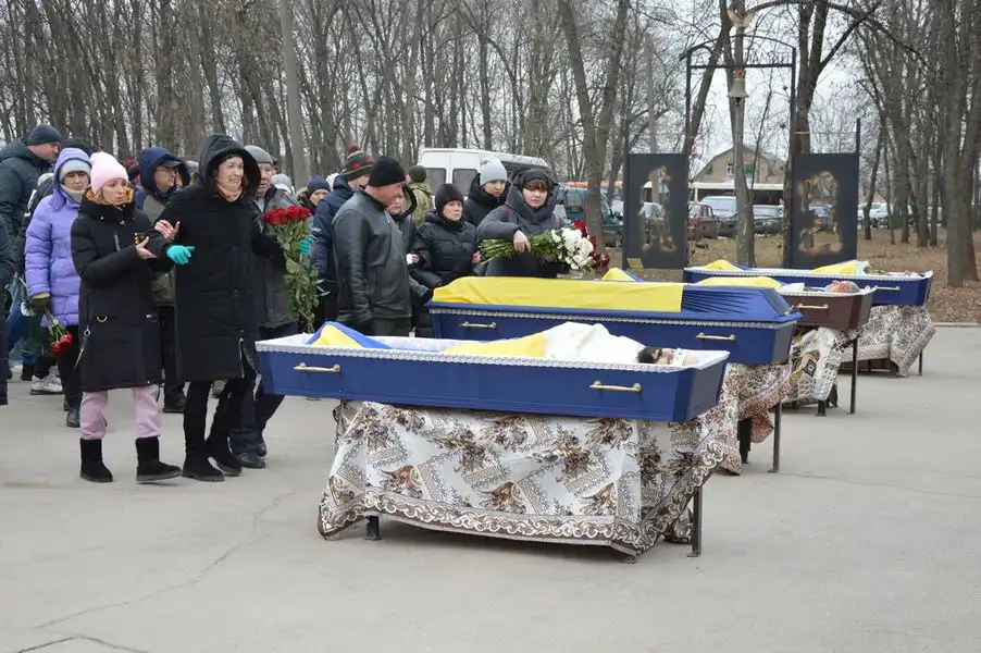 У Кропивницькому попрощалися з чотирма Героями, які загинули на війні