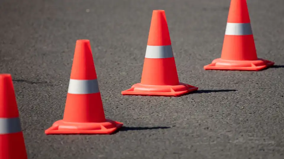 Автомобіль ВАЗ вилетів у кювет на Кіровоградщині: водій отримав травми