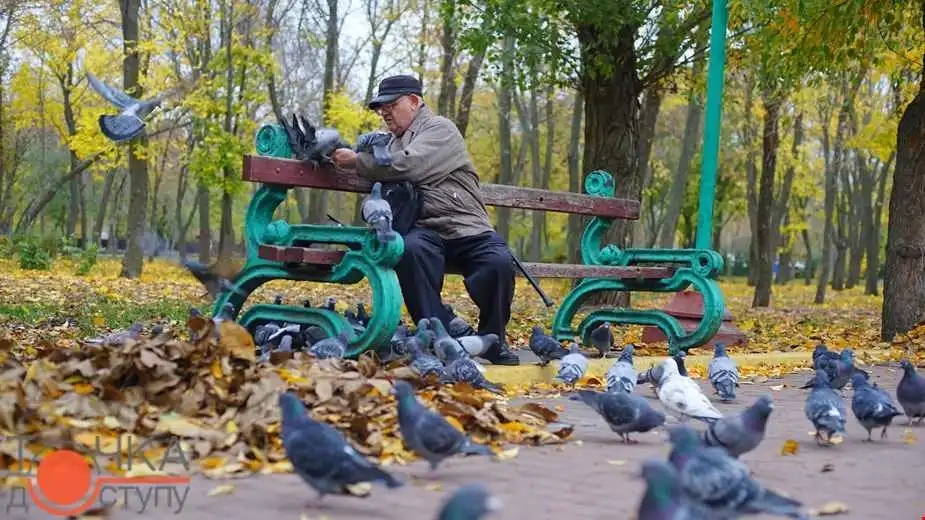 Синоптики обіцяють ще три дні теплого бабиного літа, а потім - дощі й навіть сніг фото 1