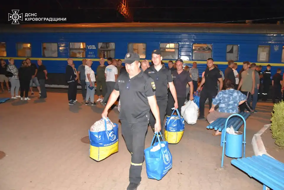 евакуаційний потяг зустрічають в Олександрії