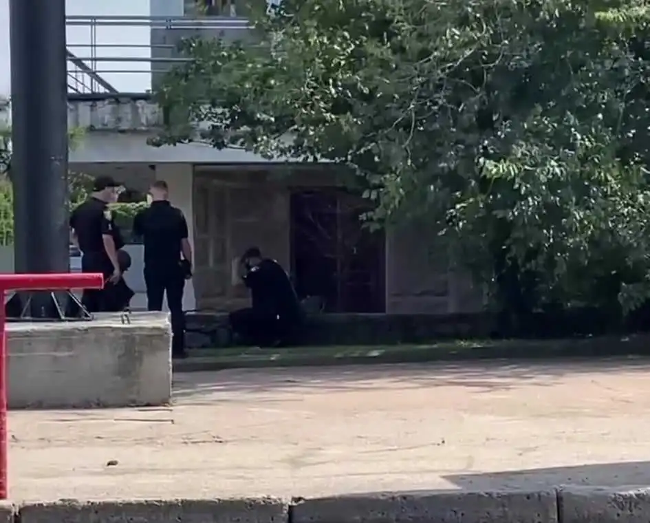 У центрі Кропивницького знайшли підозрілий предмет, на місці працює поліція фото 1
