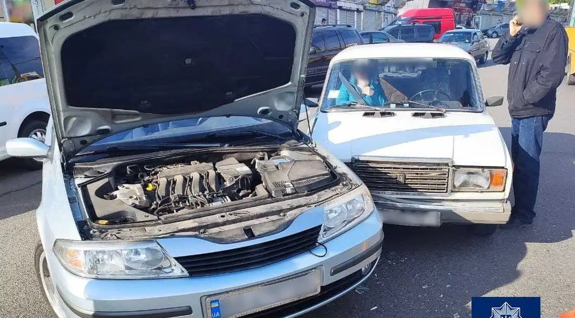 У Кропивницькому сталася ДТП за участі автомобілів Renault та ВАЗ (ФОТО) фото 1