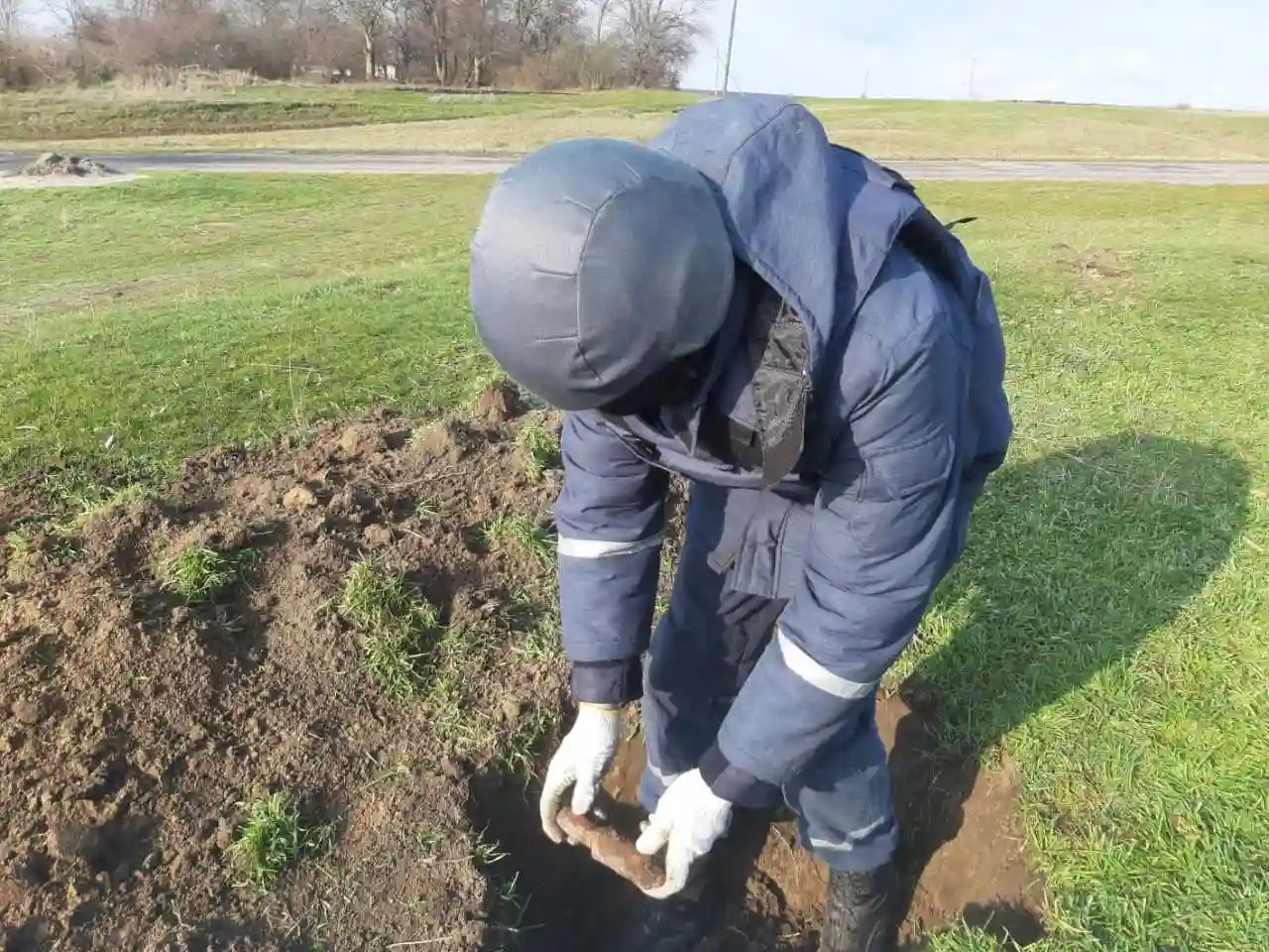 На Кіровоградщині сапери підірвали 26 вибухонебезпечних предметів (ФОТО) фото 1