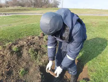 На Кіровоградщині сапери підірвали 26 вибухонебезпечних предметів (ФОТО) фото 1